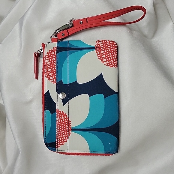 Fossil Keyper Floral Wristlet - Picture 9 of 9